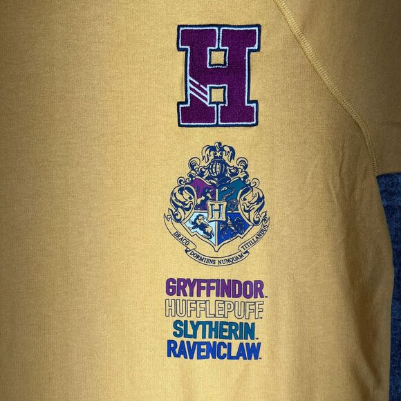 Harry Potter Shirt‎ Womens Medium Gryffindor Hogwarts Wizarding World Oversized - Picture 4 of 9